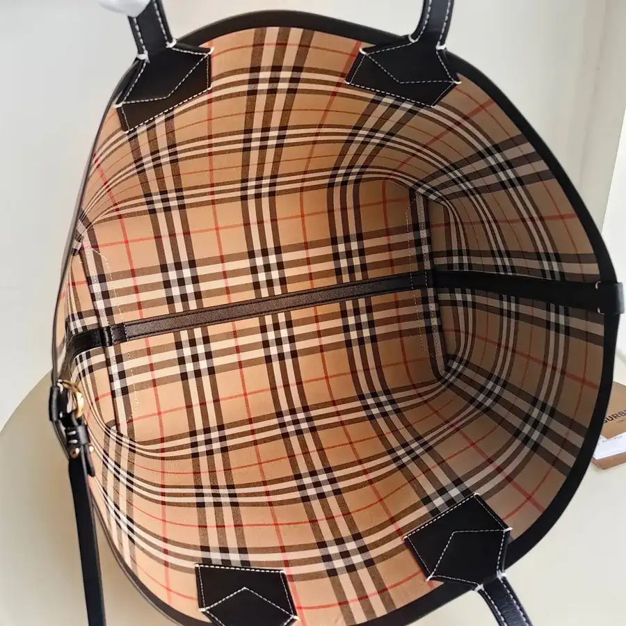 Burberry Bucket Bag Medium Size