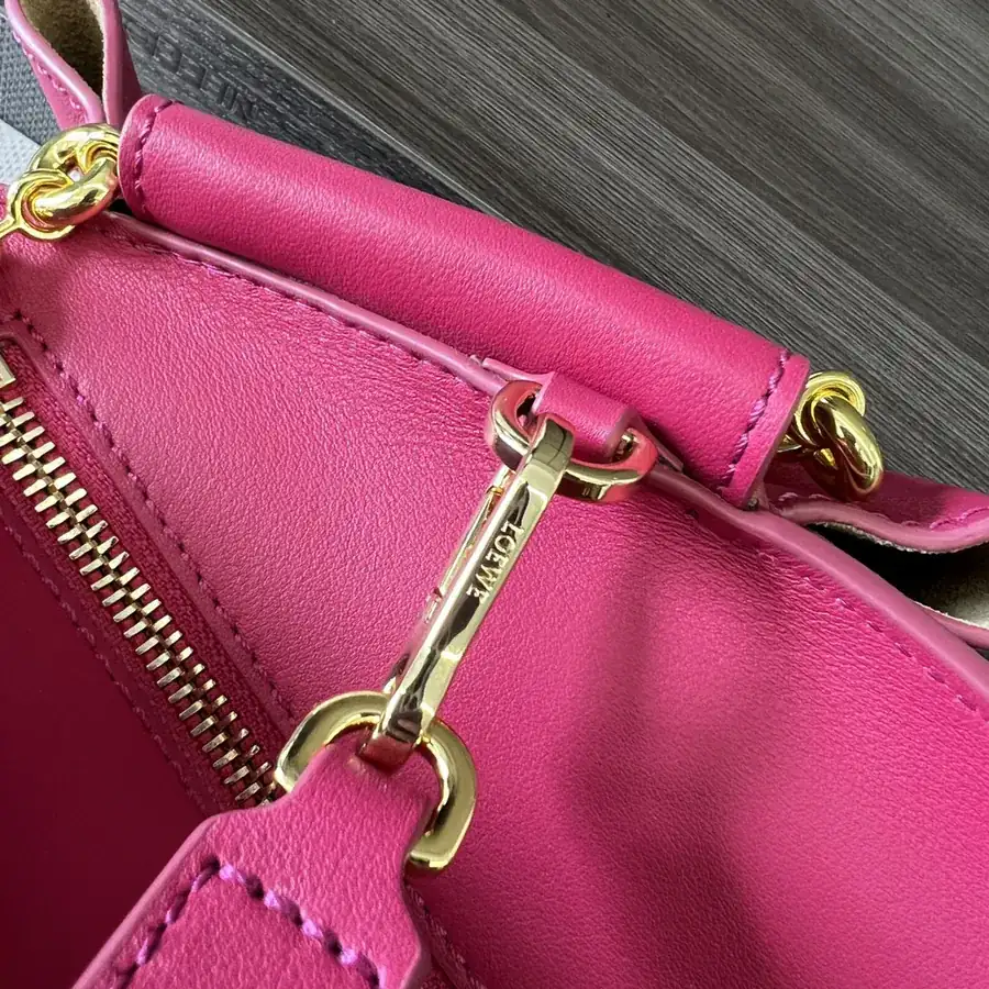 Lifestyle New Mini Calfskin Chain Strap Paseo Handbag