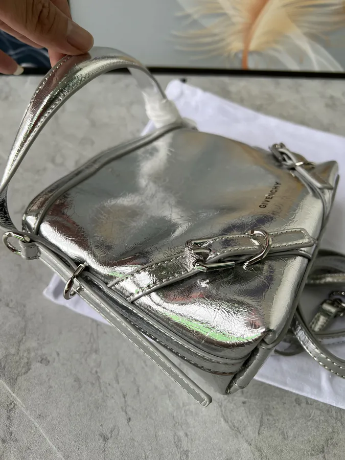 Givenc*y Voyou Detachable Strap Metal Clasp Crossbody Bag