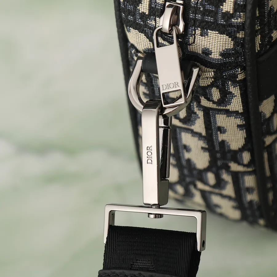 Safari Messenger Bag Practical and Compact for Daily Use