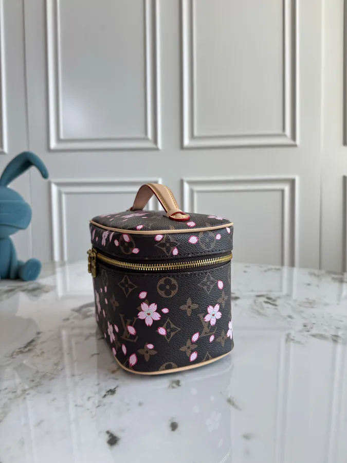 Nice Mini Wash Bag with Cherry Blossom Pattern