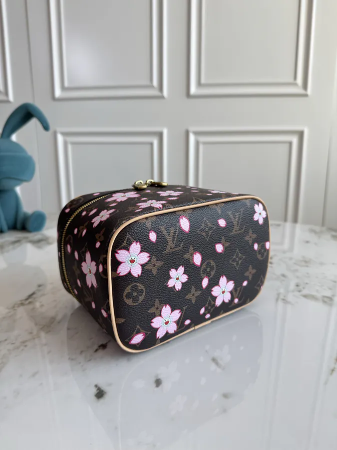 Nice Mini Wash Bag with Cherry Blossom Pattern
