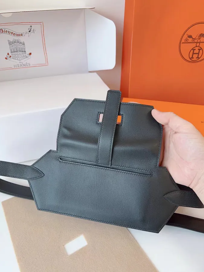Elan Poet 24 Bucket Bag Swift Calfskin