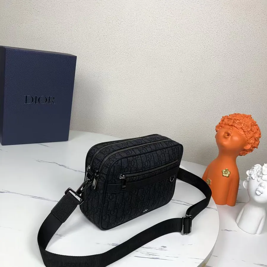 Holdmark Safari Messenger Bag Black Grained Calfskin