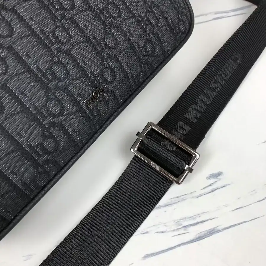 Holdmark Safari Messenger Bag Black Grained Calfskin