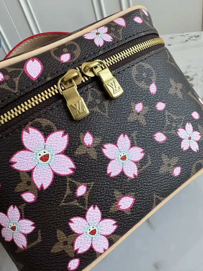 Nice Mini Wash Bag with Cherry Blossom Pattern