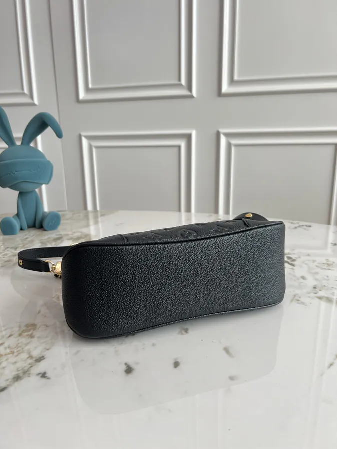 Exclusive Background Dynamic Chip Handbag