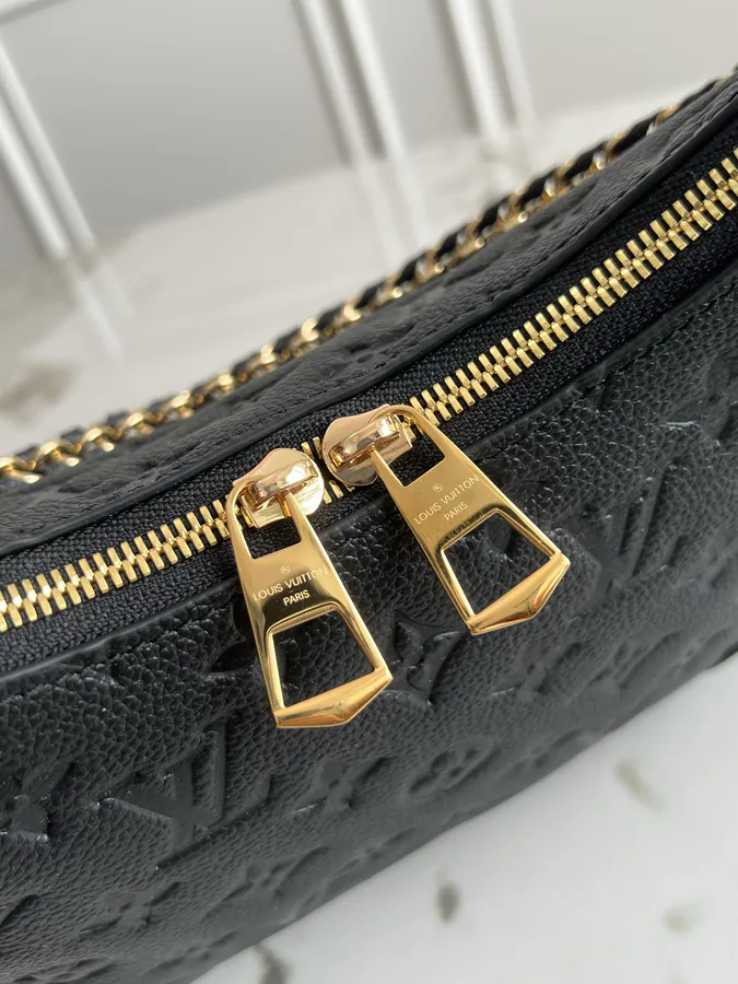 Exclusive Background Dynamic Chip Handbag
