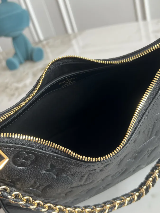 Exclusive Background Dynamic Chip Handbag