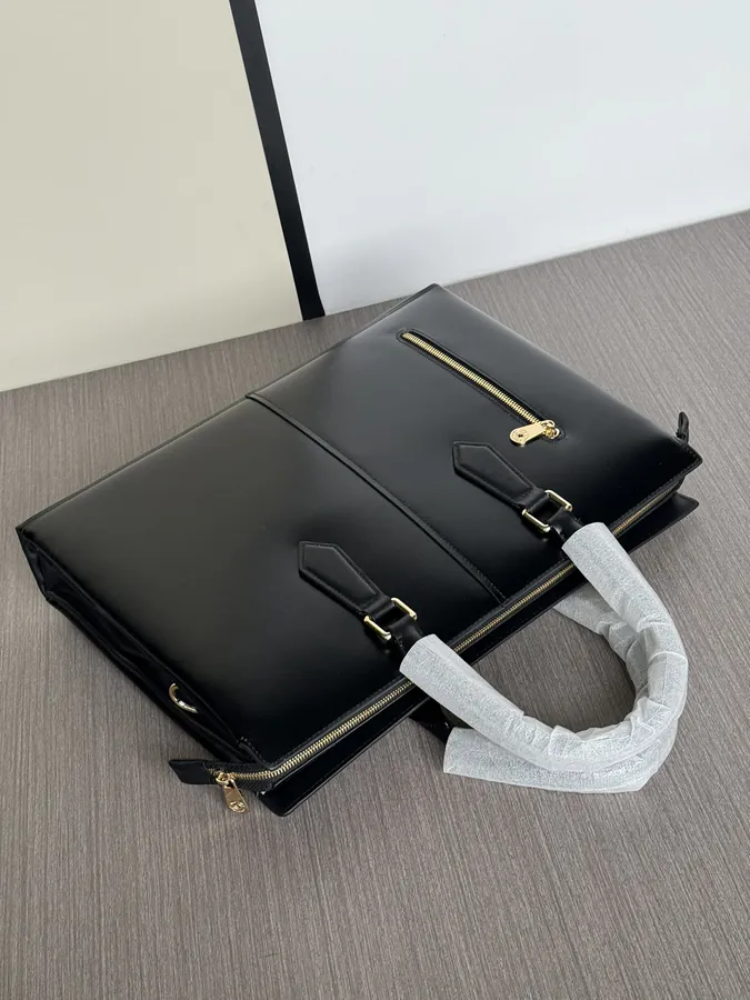 Montblanc 2024 Premium Executive Briefcase with Classic Leather Texture
