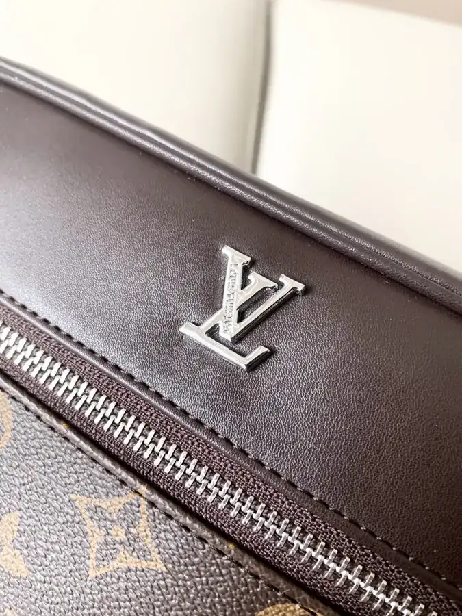 LV Men's Crossbody Bag Original Leather, Perfect Craftsmanship