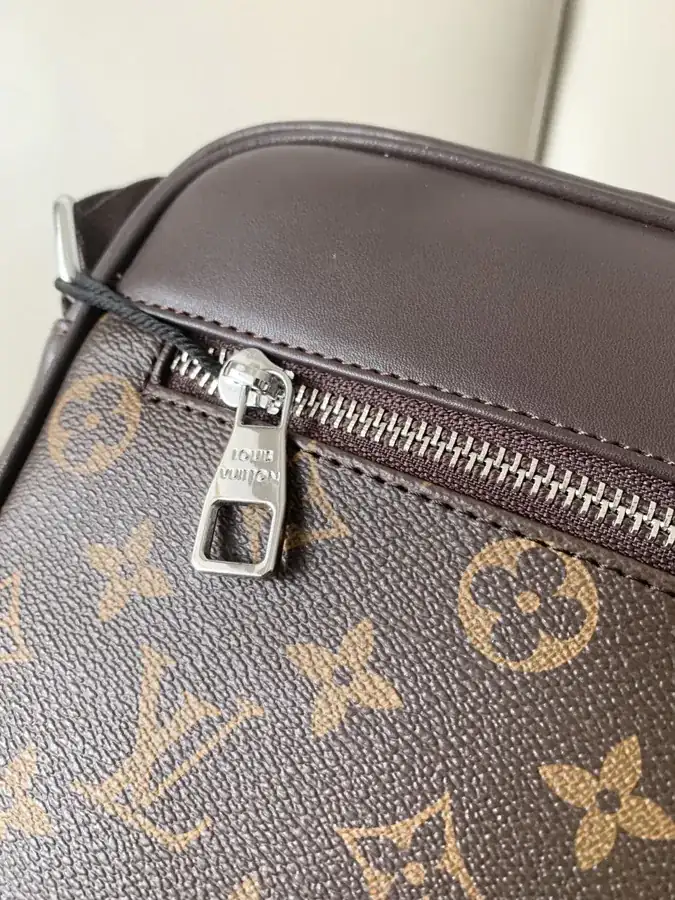 LV Men's Crossbody Bag Original Leather, Perfect Craftsmanship