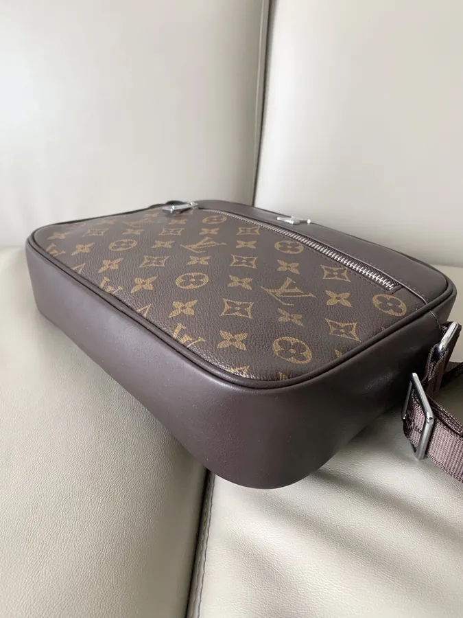 LV Men's Crossbody Bag Original Leather, Perfect Craftsmanship