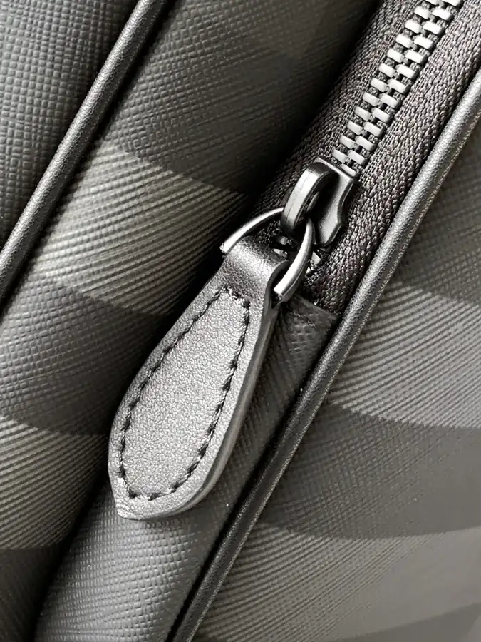 BURBERR Double Shoulder Bag Premium Grained Calfskin & New Check Material