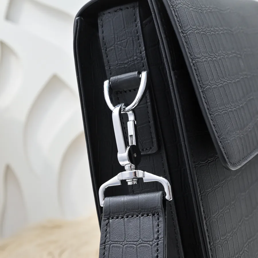Louis Vuitton Men's New Style Briefcase Tote