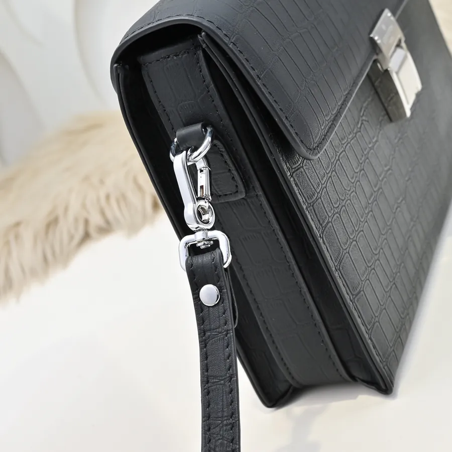 Louis Vuitton Men's Latest Handbag
