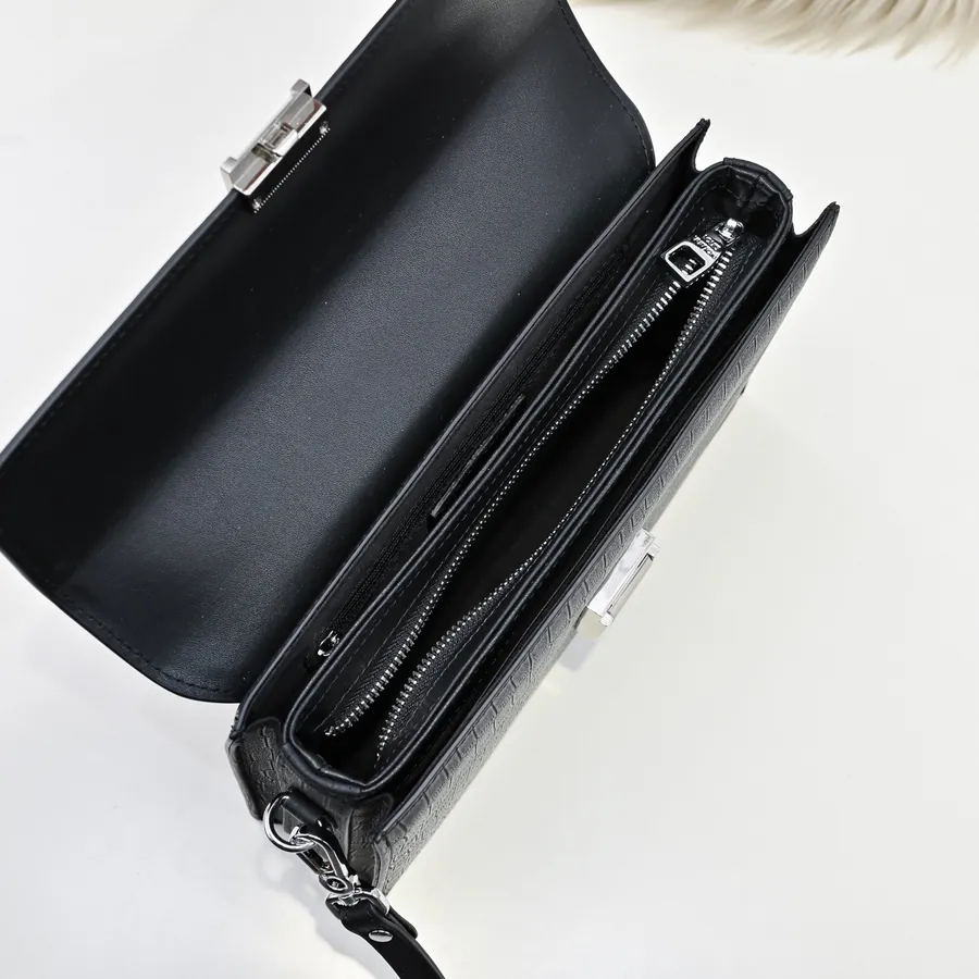 Louis Vuitton Men's Latest Handbag