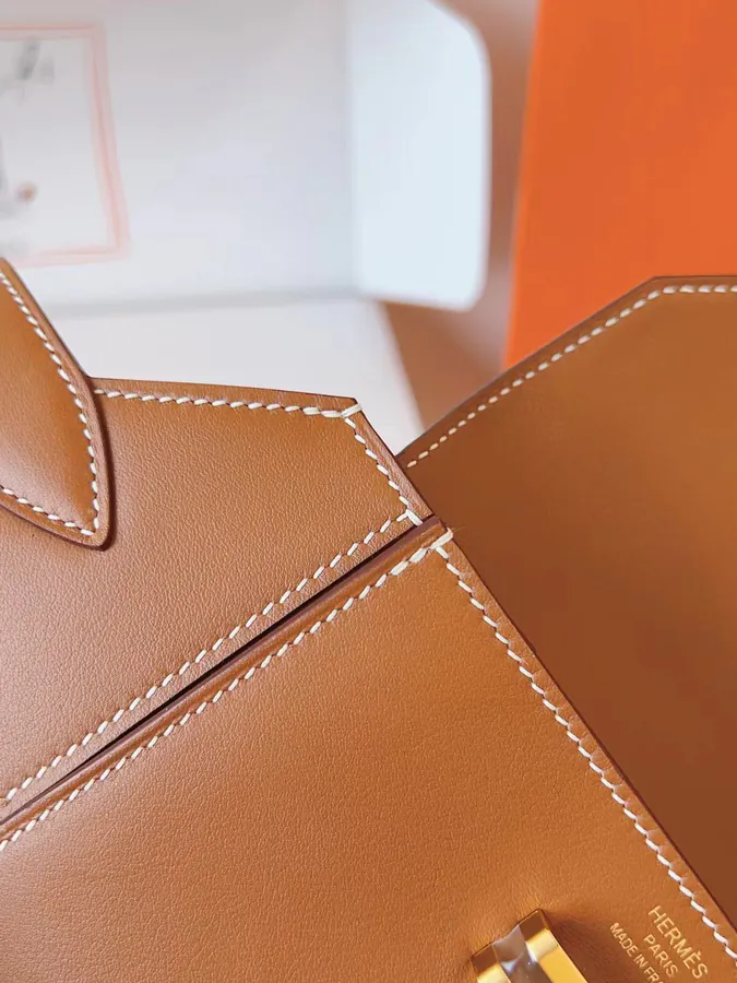 Elan Poet 24 Bucket Bag