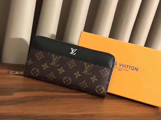 Louis Vuitton 6100 Single Strap Handbag