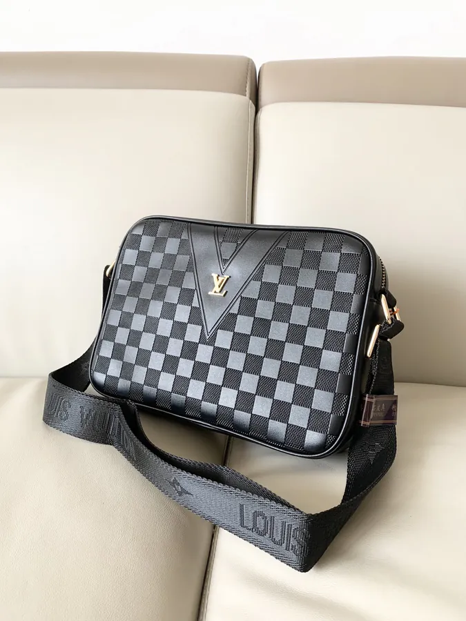 LV Men's Crossbody Bag 9311
