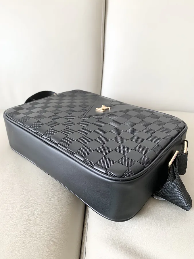 LV Men's Crossbody Bag 9311