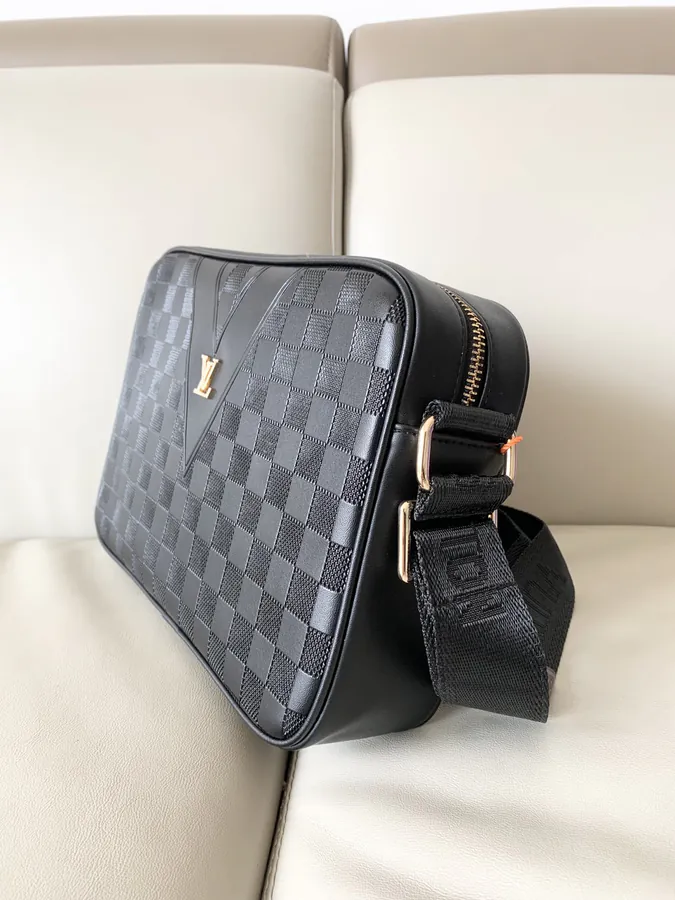 LV Men's Crossbody Bag 9311