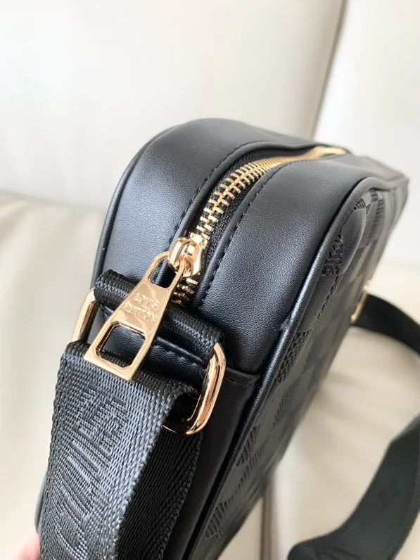 LV Men's Crossbody Bag 9311