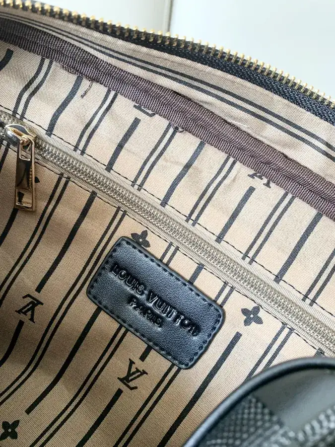LV Men's Crossbody Bag 9311