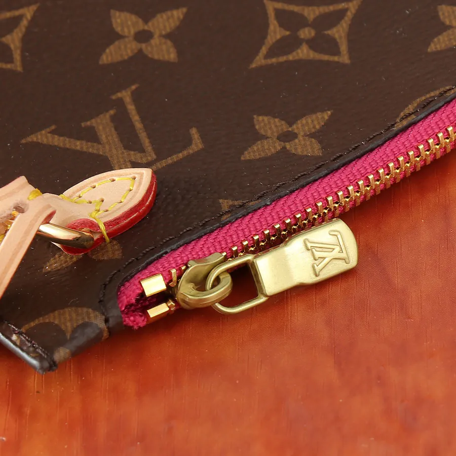 LV NEVERFULL Medium Handbag M40995