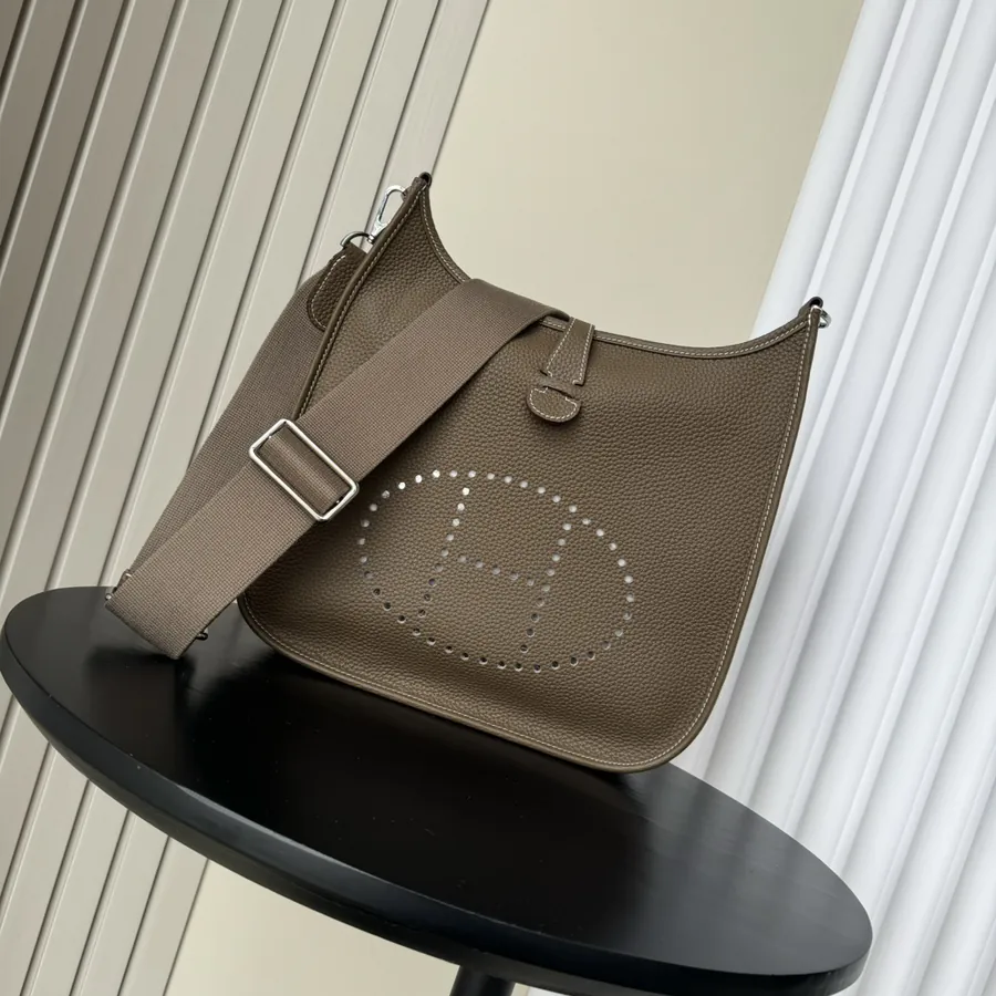Hermès 2024 Premium Tote Bag Italian Calfskin with Grained Texture
