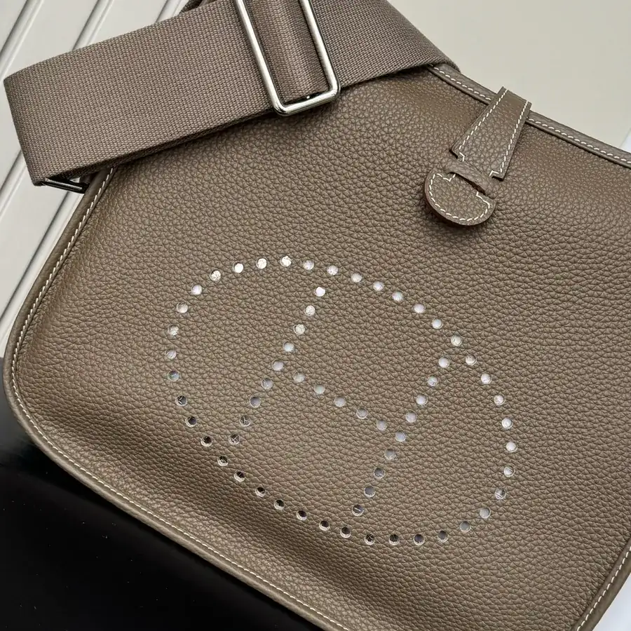 Hermès 2024 Premium Tote Bag Italian Calfskin with Grained Texture
