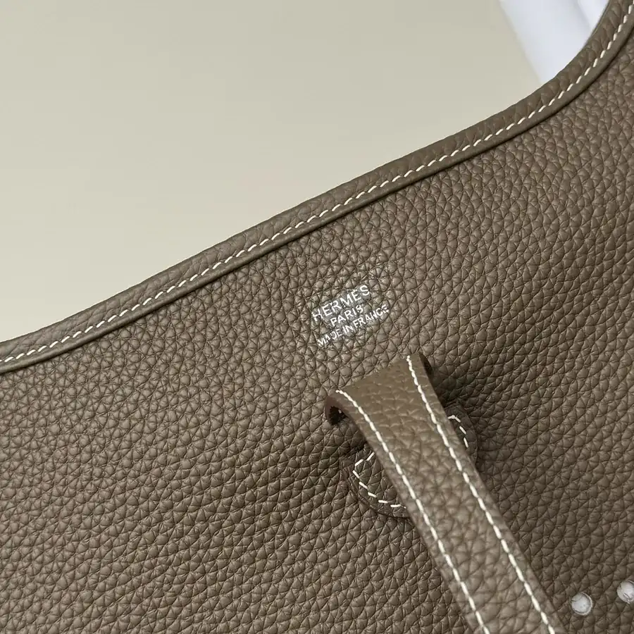 Hermès 2024 Premium Tote Bag Italian Calfskin with Grained Texture