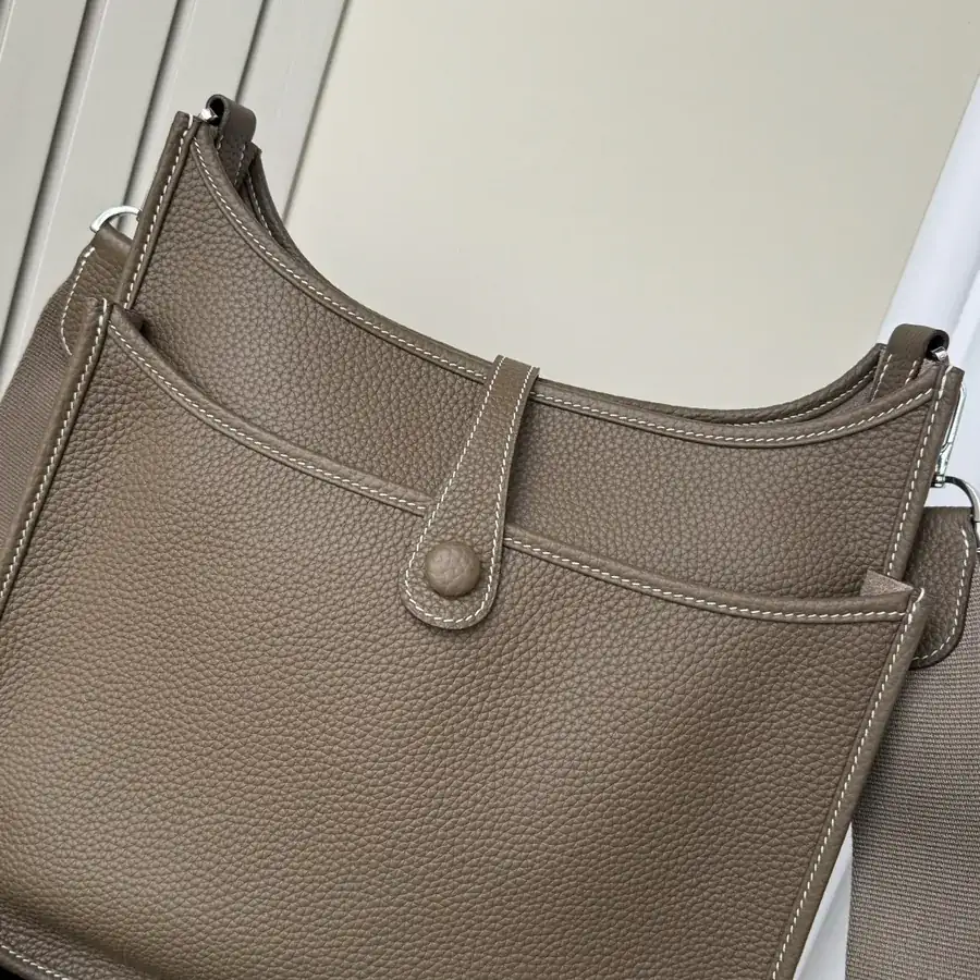 Hermès 2024 Premium Tote Bag Italian Calfskin with Grained Texture