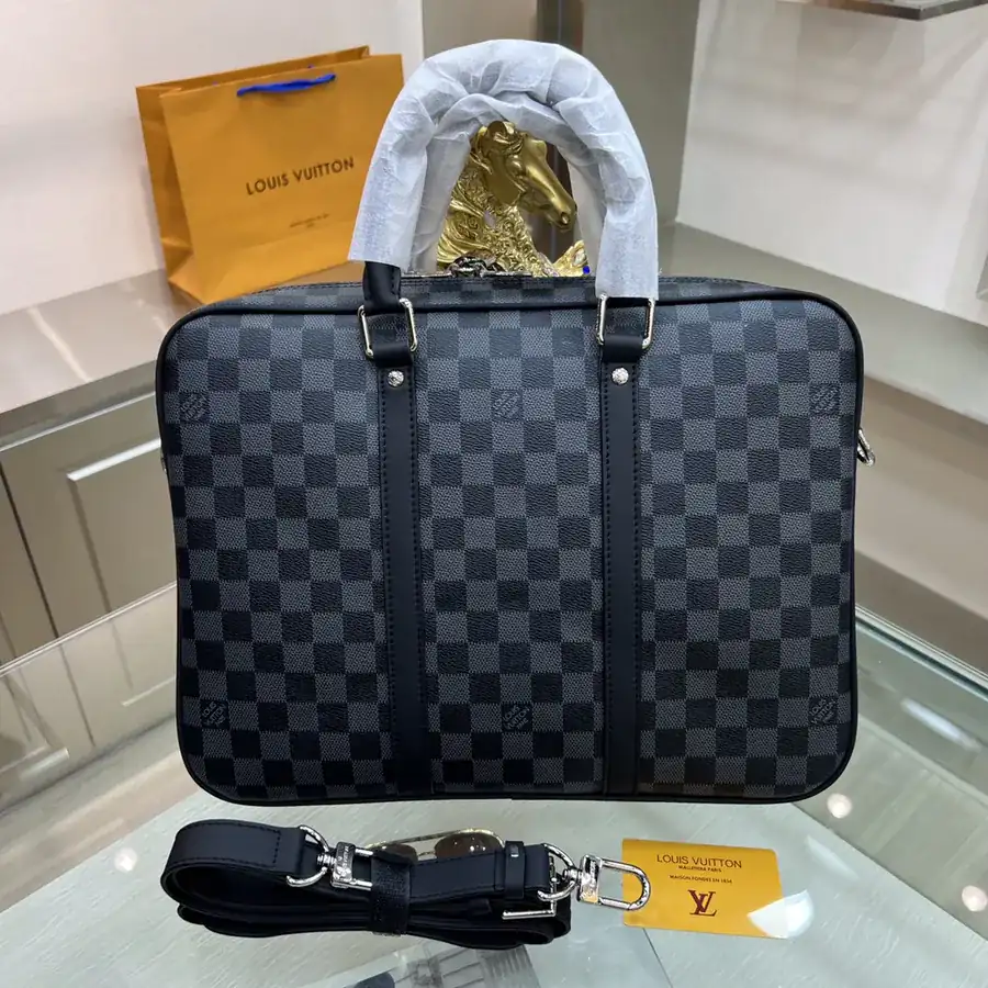 LOUIS VUITTON Der Graphite Porte Documents Voyage