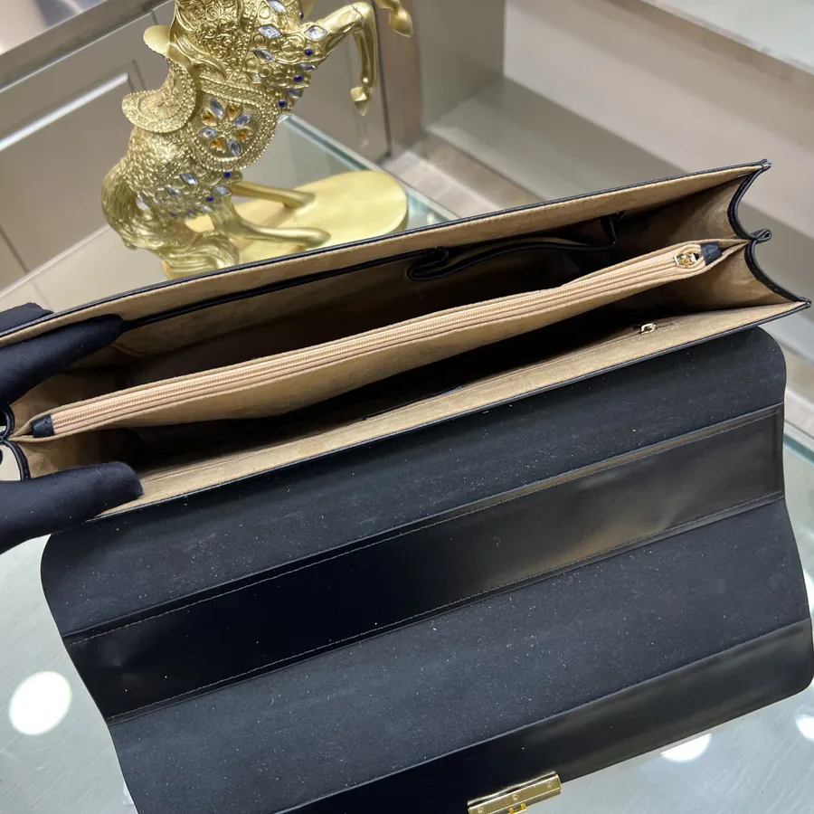 Montblanc Men's Briefcase Premium Leather, Elegant Design