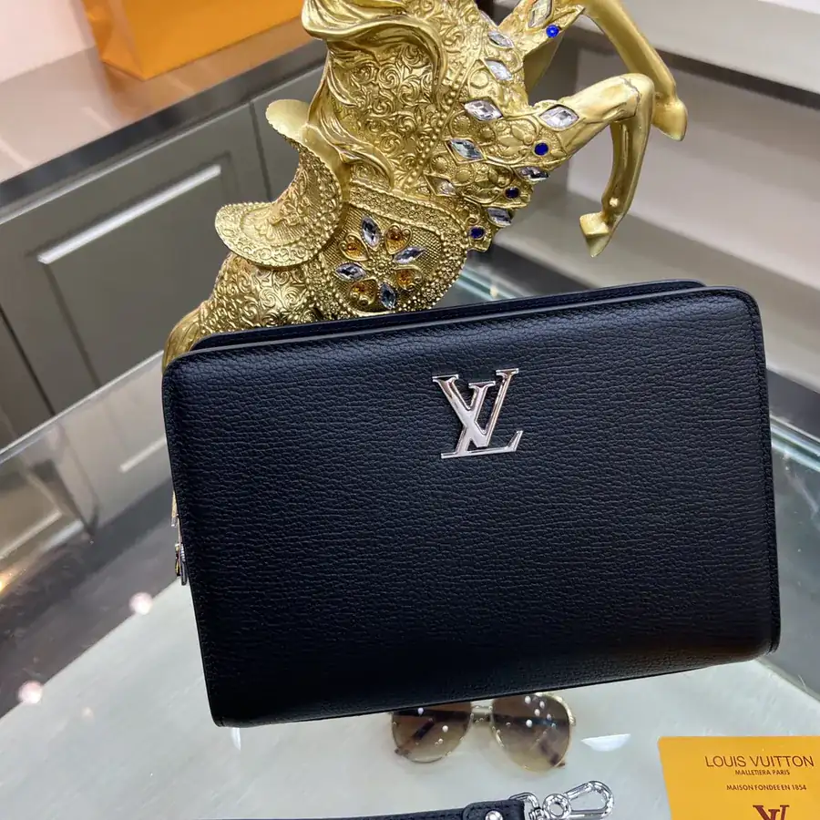 LOUIS VUITTON New Handbag Elegant Design and Premium Quality