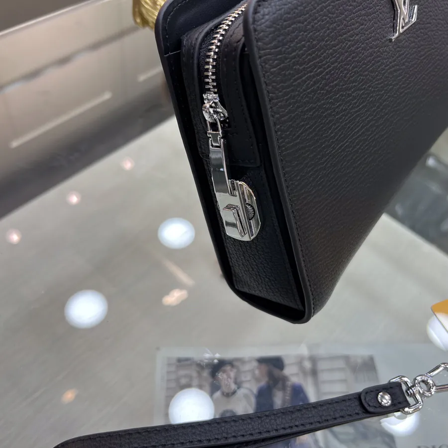 LOUIS VUITTON New Handbag Elegant Design and Premium Quality