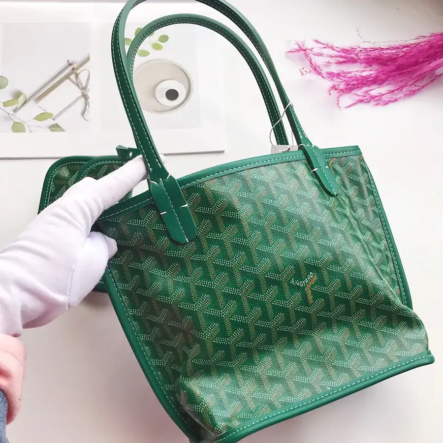 Goyar Mini Shopping Bag Bucket Bag, Trendy & Stylish