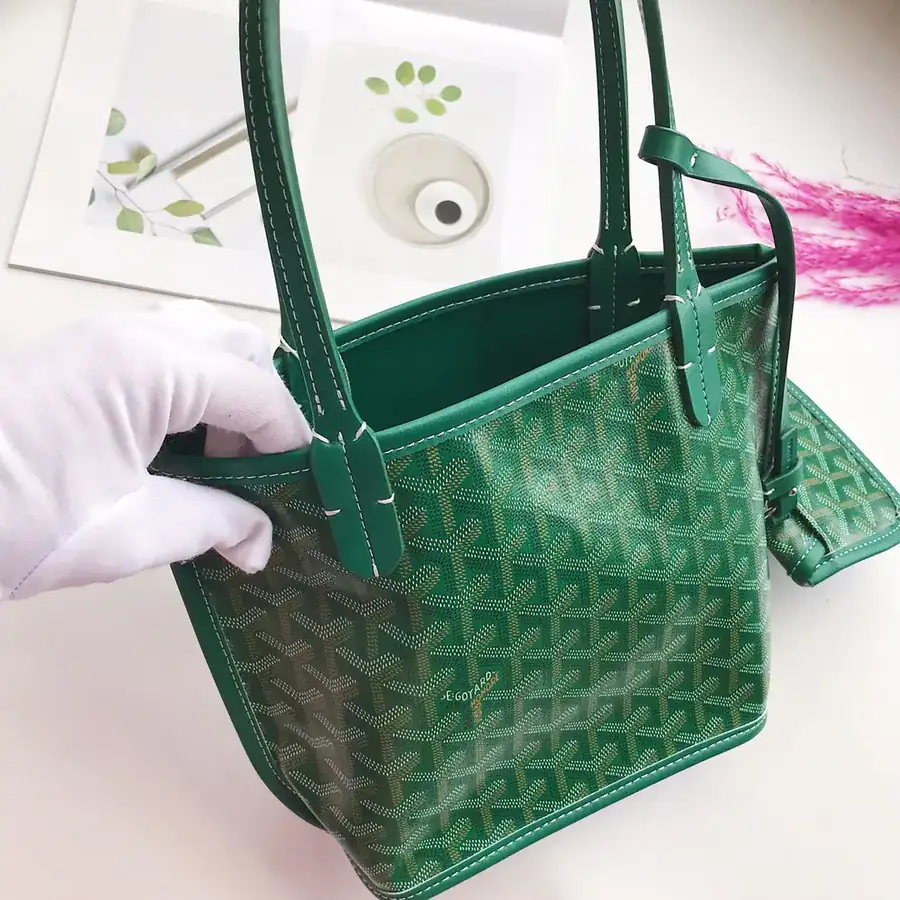 Goyar Mini Shopping Bag Bucket Bag, Trendy & Stylish