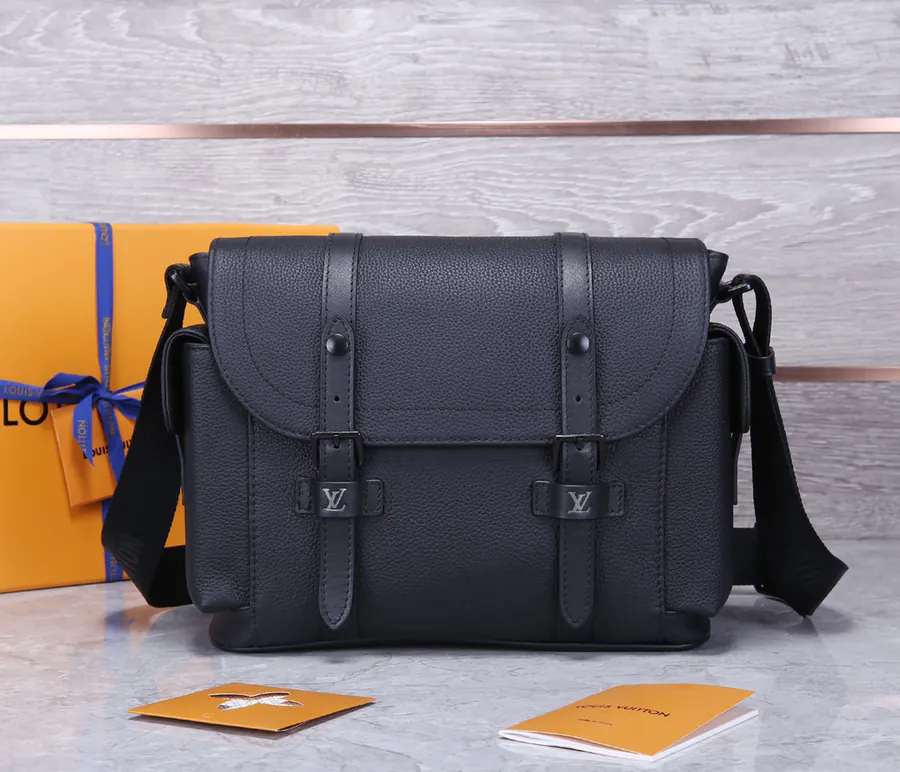 Christopher Tote Classic Style, Full Leather, Black