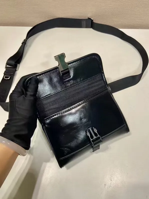 PRD Oil Tanned Leather Postman Bag
