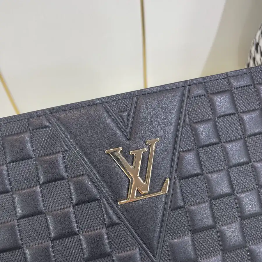 LV Original New Style: Premium Men's Handbag with Elegant Craftsmanship