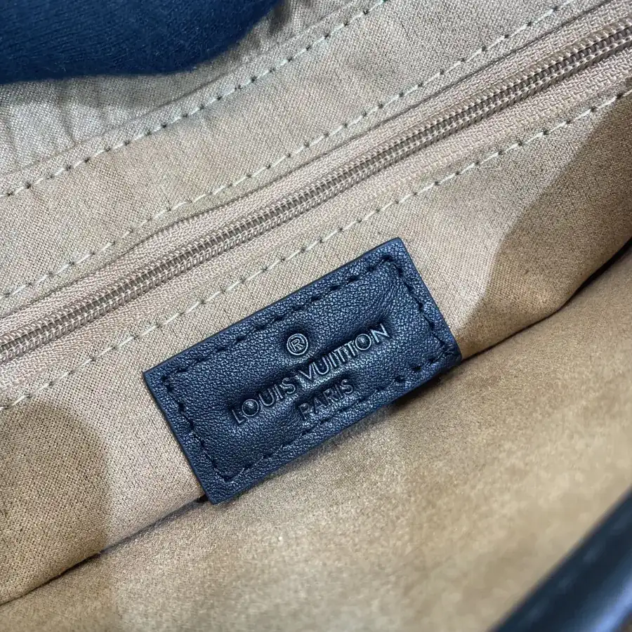 LV Original New Style: Premium Men's Handbag with Elegant Craftsmanship
