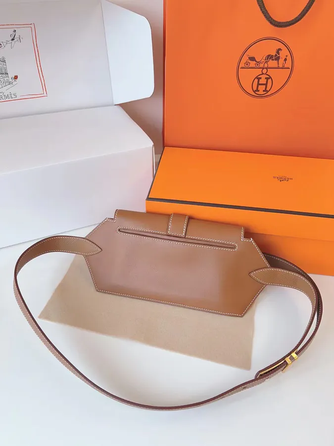 Elan Poet 24 Bucket Bag Swift Calfskin, Handmade