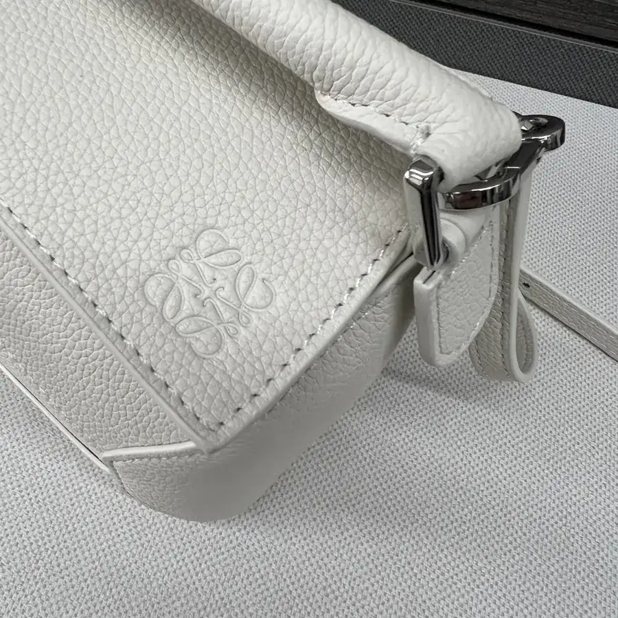 New Puzzle Edge Tote in Grained Calfskin
