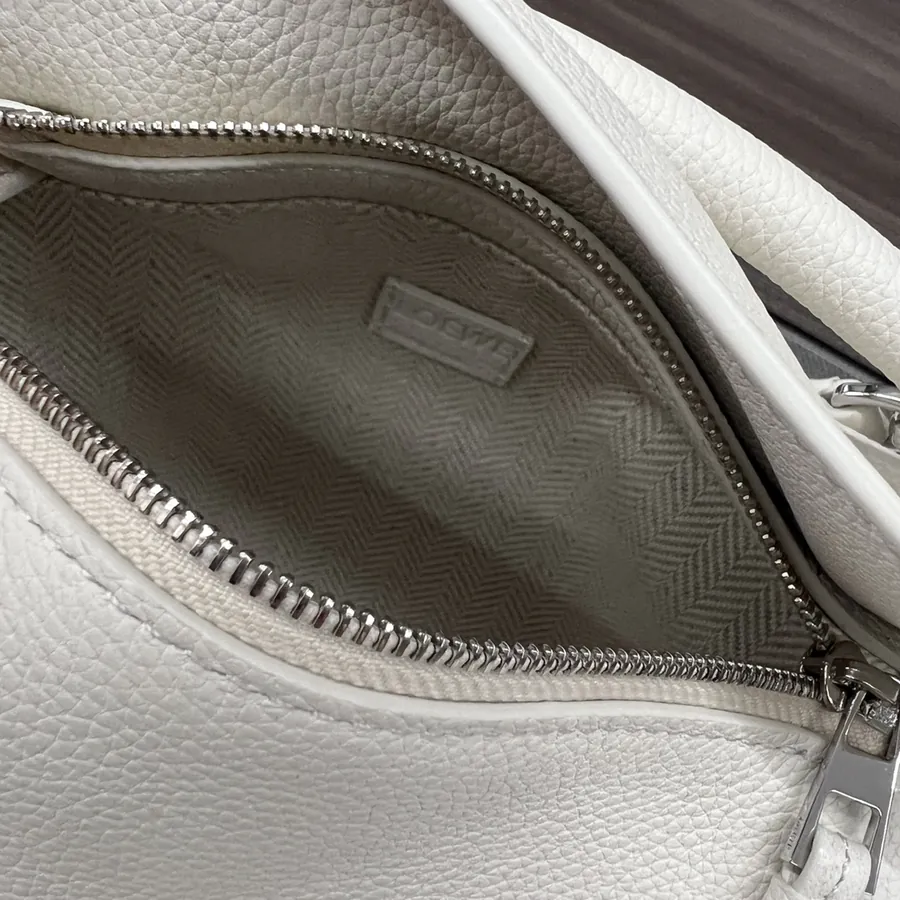 New Puzzle Edge Tote in Grained Calfskin