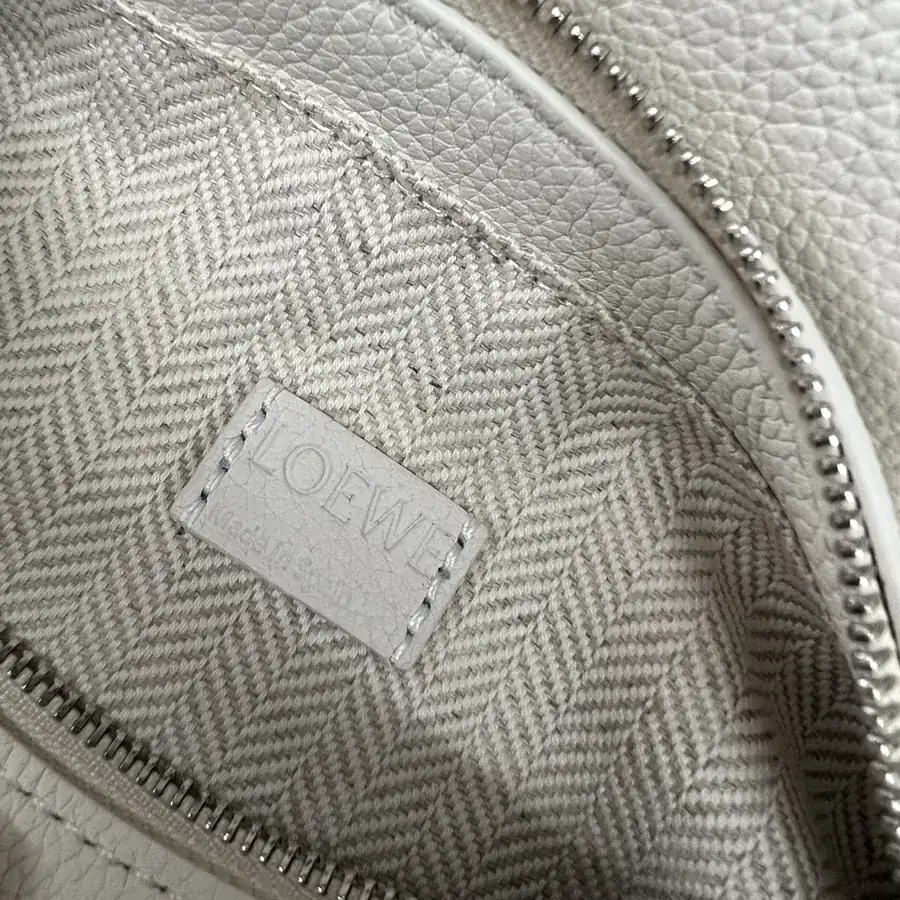 New Puzzle Edge Tote in Grained Calfskin