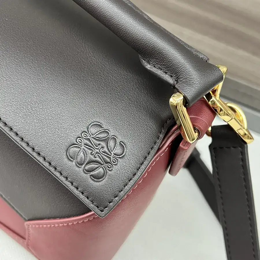 New Puzzle Shoulder Bag in Classic Leather