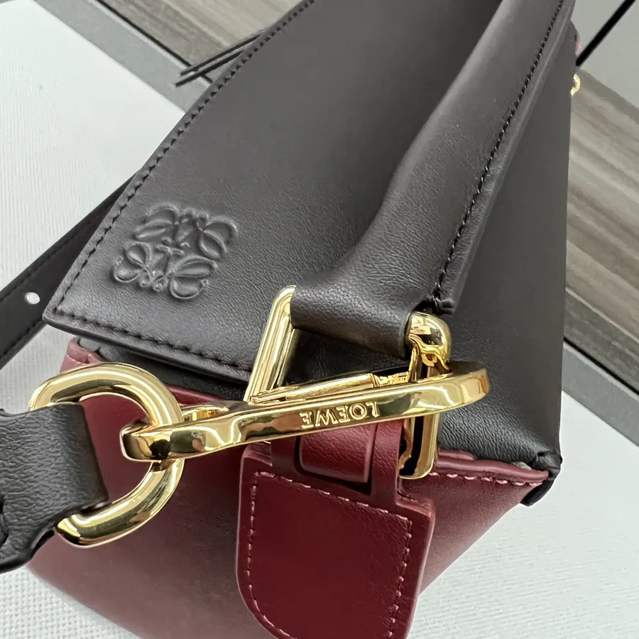 New Puzzle Shoulder Bag in Classic Leather