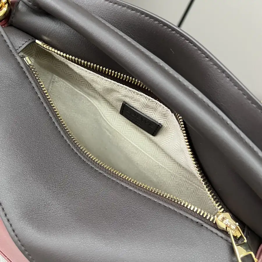 New Puzzle Shoulder Bag in Classic Leather